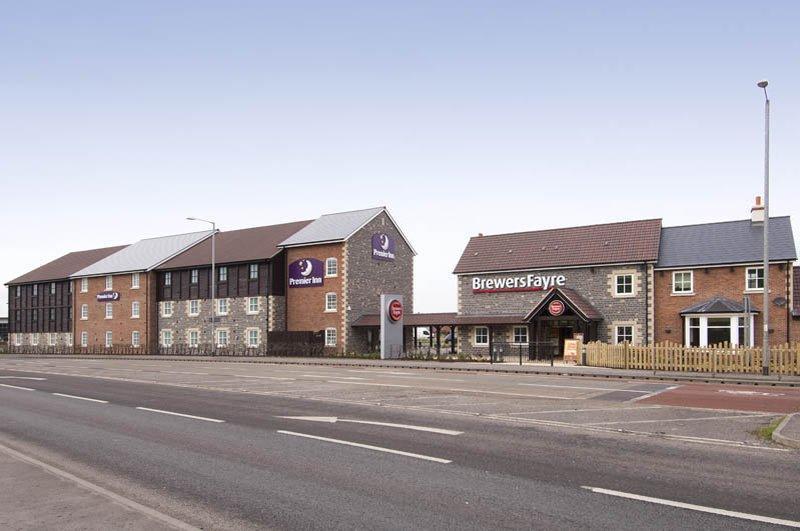 Premier Inn Glastonbury Exterior photo